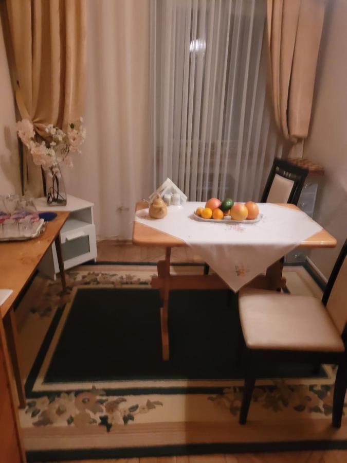 Pokoje Goscinne Victoria Krakau Buitenkant foto