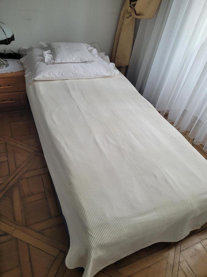 Pokoje Goscinne Victoria Krakau Buitenkant foto